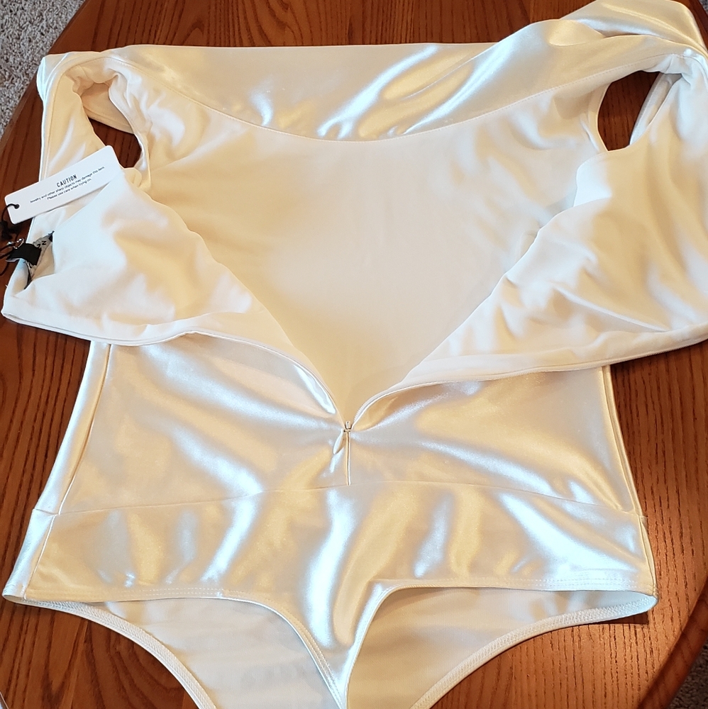 Shimmery eggshell bodysuit, size XS - NEW - Picture 7 of 10
